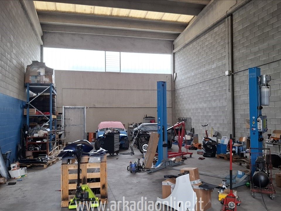 Erhvervsejendom i Gragnano Trebbiense, Piacenza - foto 1