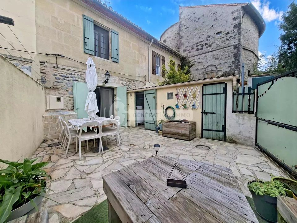 Dorpshuis in Arles, Bouches-du-Rhone - foto 1