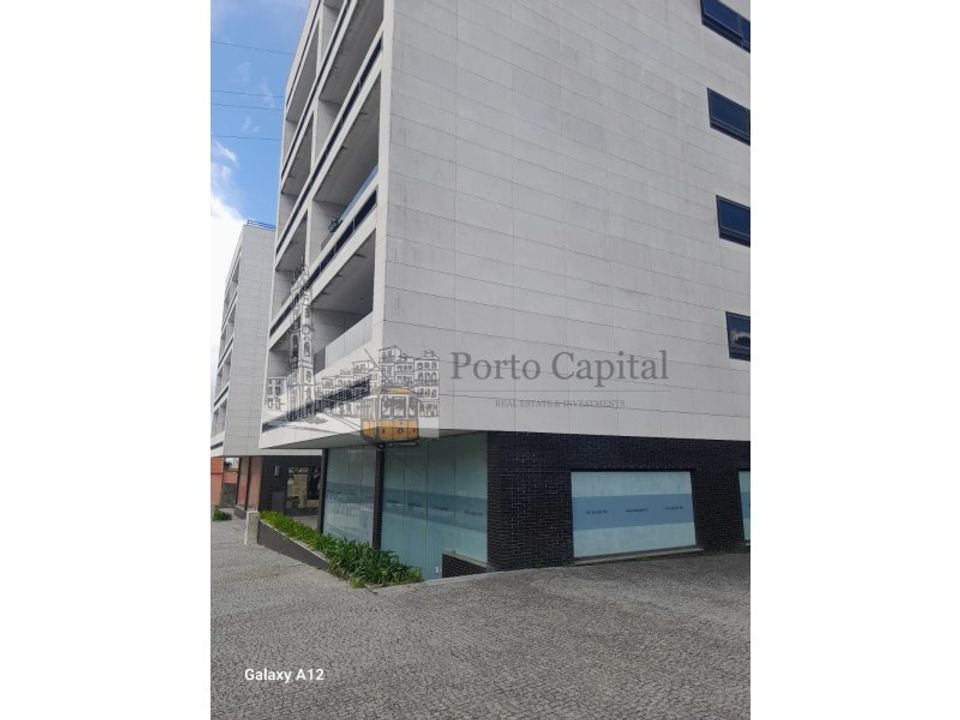 Erhvervsejendom i Senhora da Hora, Porto - foto 1