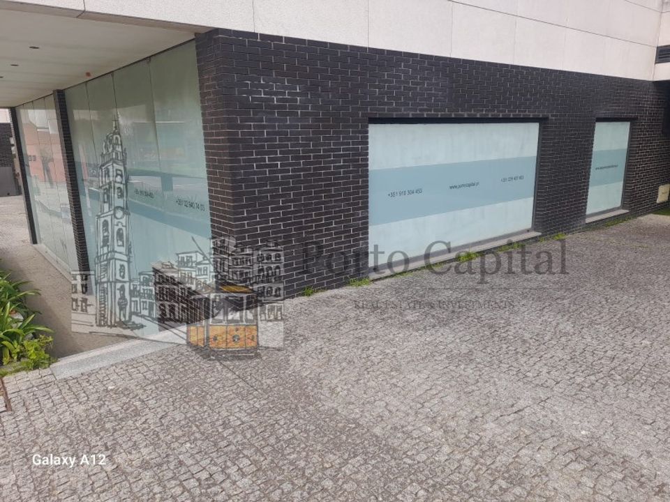 Erhvervsejendom i Senhora da Hora, Porto - foto 4