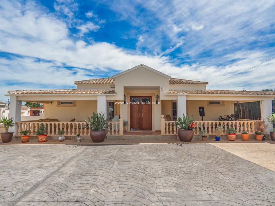 Villa i Heredades, Alicante - foto 1