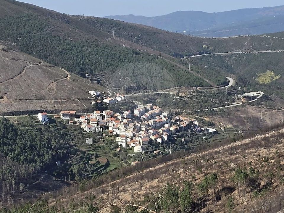 Erhvervsejendom i Seia, Guarda - foto 1
