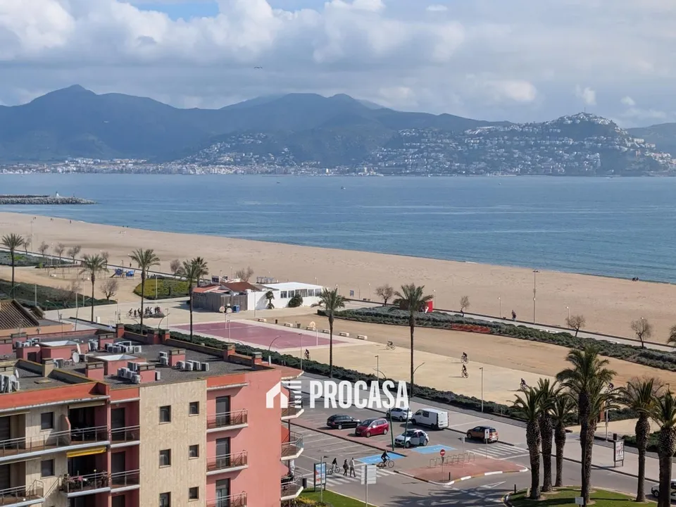Lejlighed i Empuriabrava, Gerona - foto 1