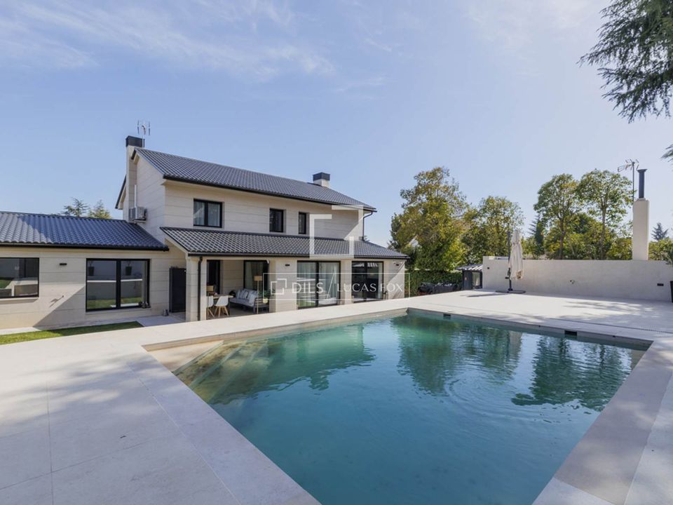 Villa i Pozuelo De Alarcon, Madrid - foto 1