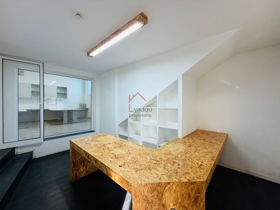 Commercial property in Ruivaes e Novais, Braga - photo 1