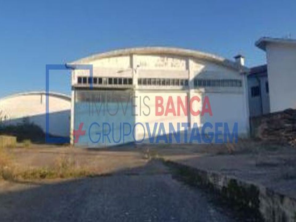 Erhvervsejendom i Santa Maria da Feira, Aveiro - foto 1