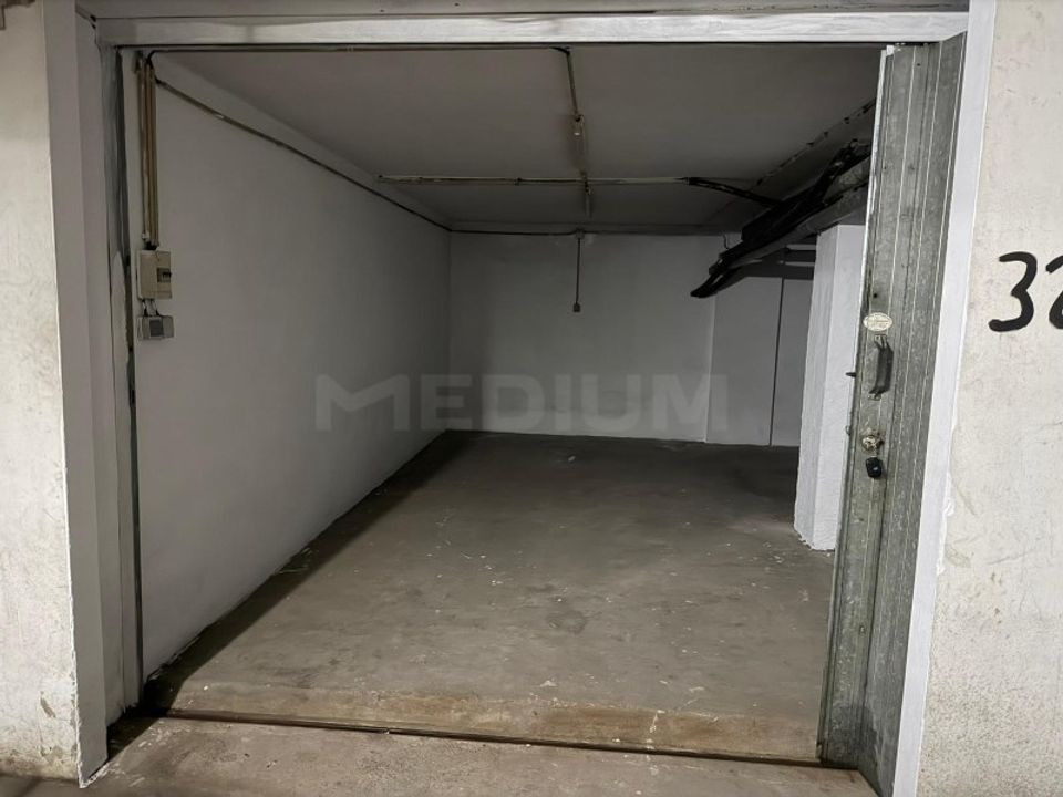 Garage i Vila Nova de Famalicao, Braga - foto 3