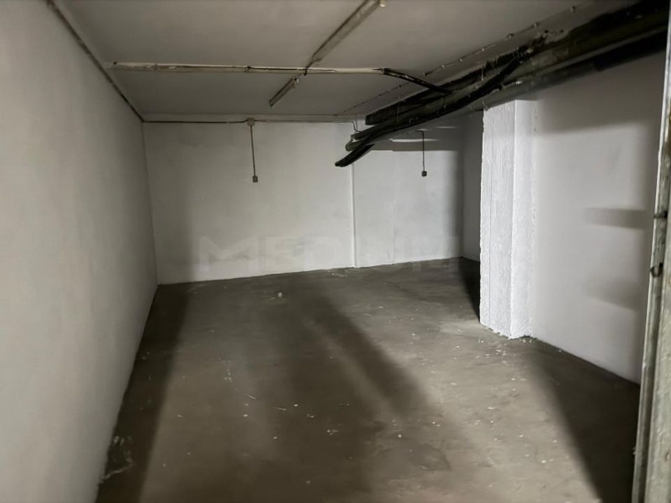 Garage i Vila Nova de Famalicao, Braga - foto 5