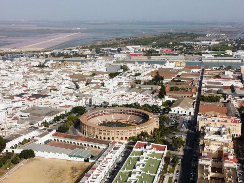 Erhvervsejendom i El Puerto De Santa Maria, Cadiz - foto 1