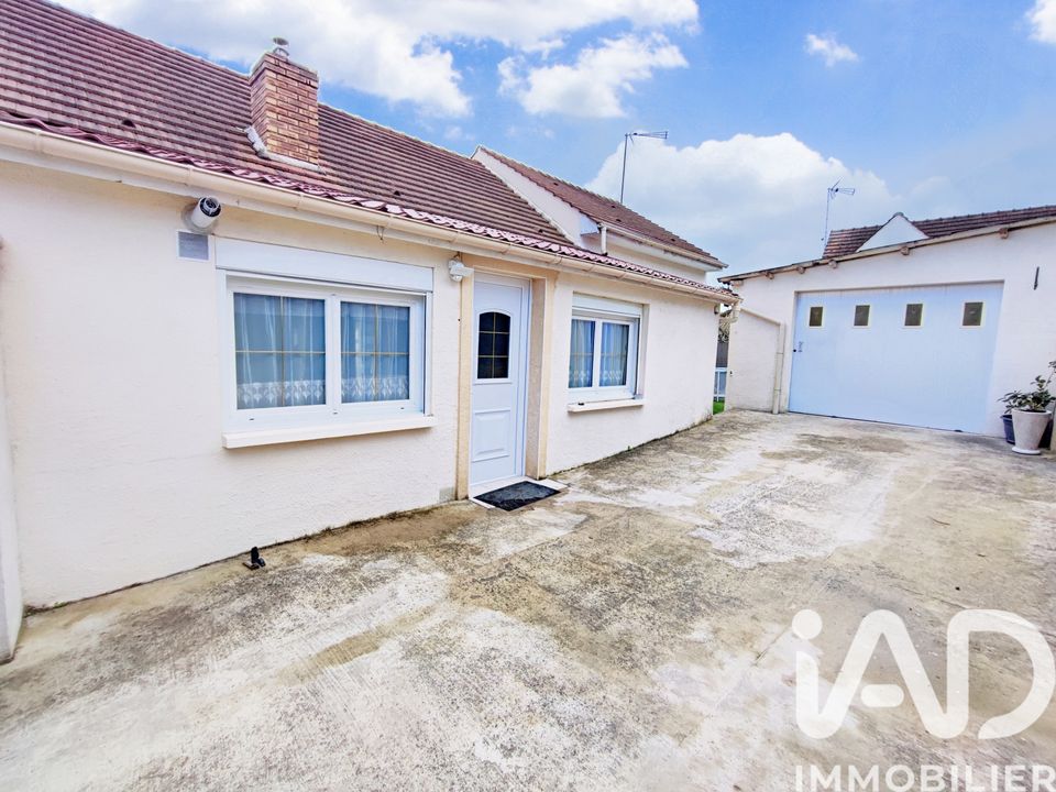 Villa in Longueil-Annel, Oise - foto 1