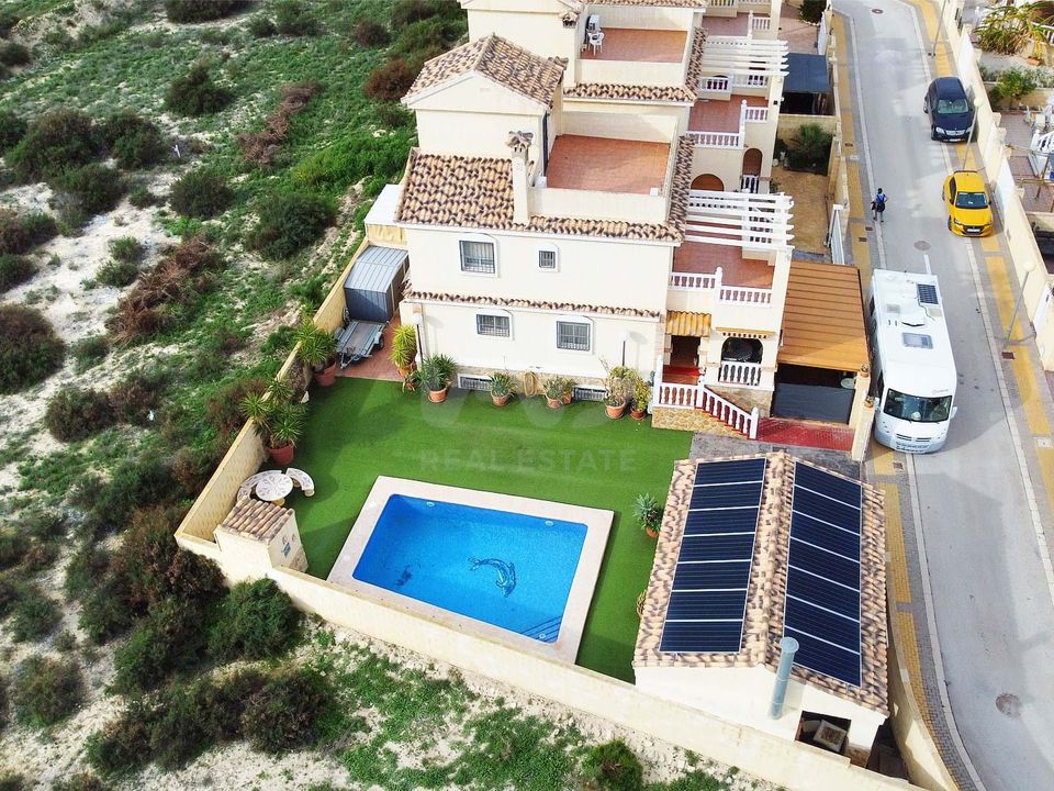 Villa i Alicante, Alicante - foto 1