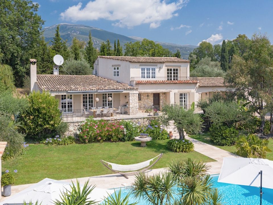 Villa i Roquefort-les-Pins, Alpes-Maritimes - foto 1