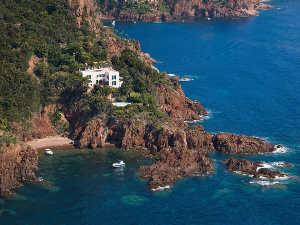 Villa a Theoule-sur-Mer, Alpes-Maritimes - foto 1