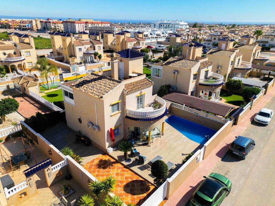 Villa i Cabo Roig, Alicante - foto 1