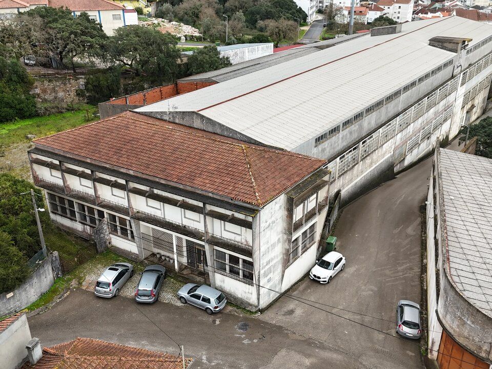 Erhvervsejendom i Mira de Aire, Leiria - foto 1