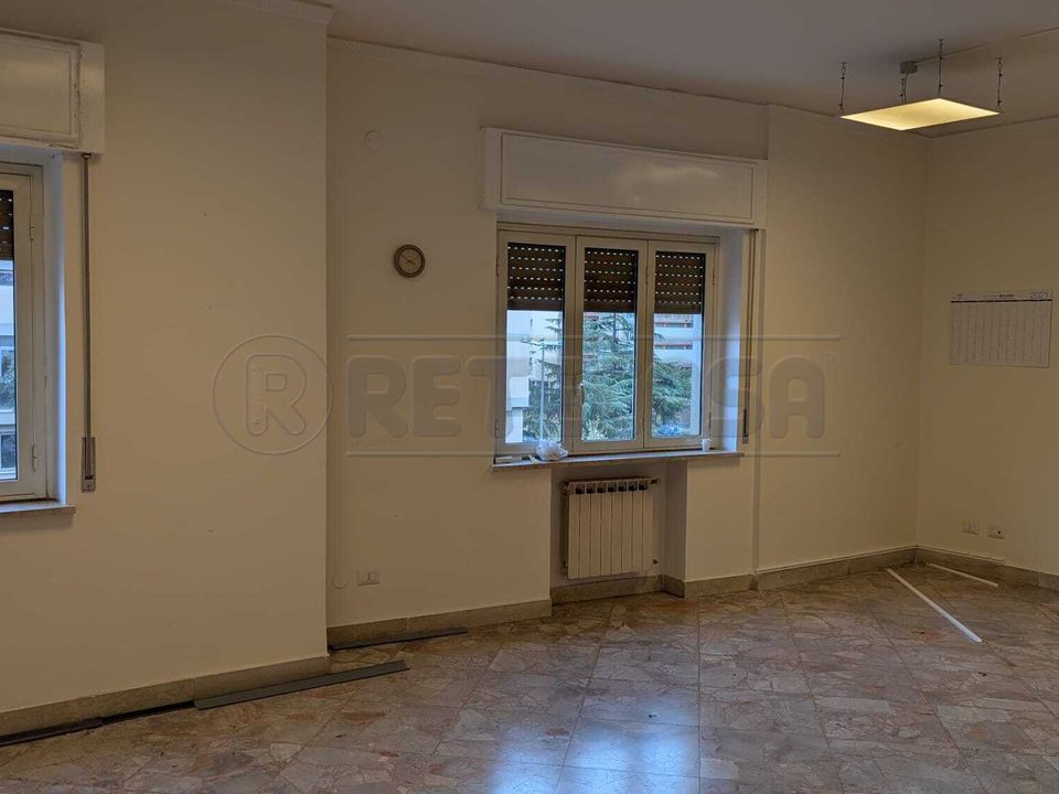 Erhvervsejendom i Caltanissetta, Caltanissetta - foto 4