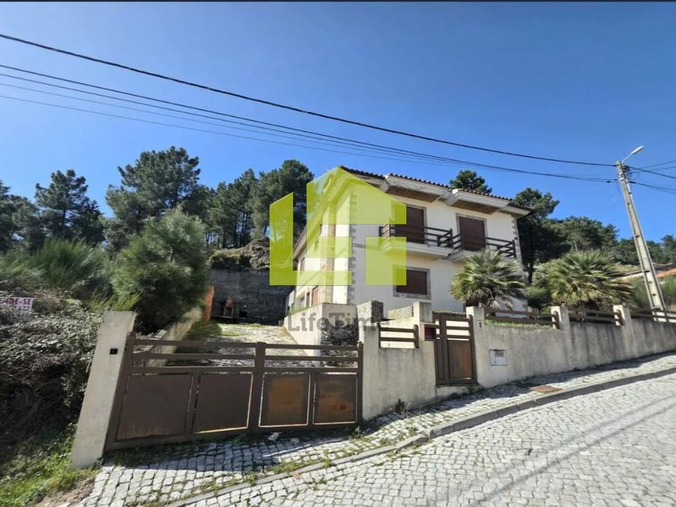 Byhus i Alijo, Vila Real - foto 1