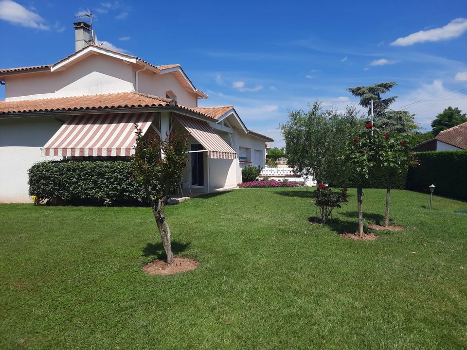 Villa i Villeneuve-sur-Lot, Lot-et-Garonne - foto 1