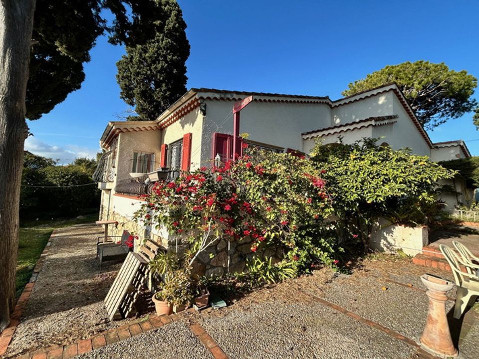 Villa i Antibes, Alpes-Maritimes - foto 1