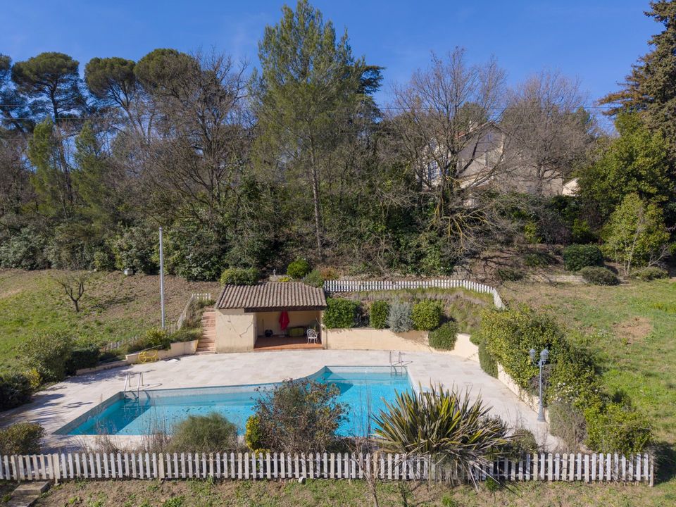 Villa i Aubagne en Provence, Bouches-du-Rhone - foto 4