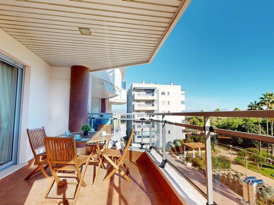 Lejlighed i Los Arenales Del Sol, Alicante - foto 1