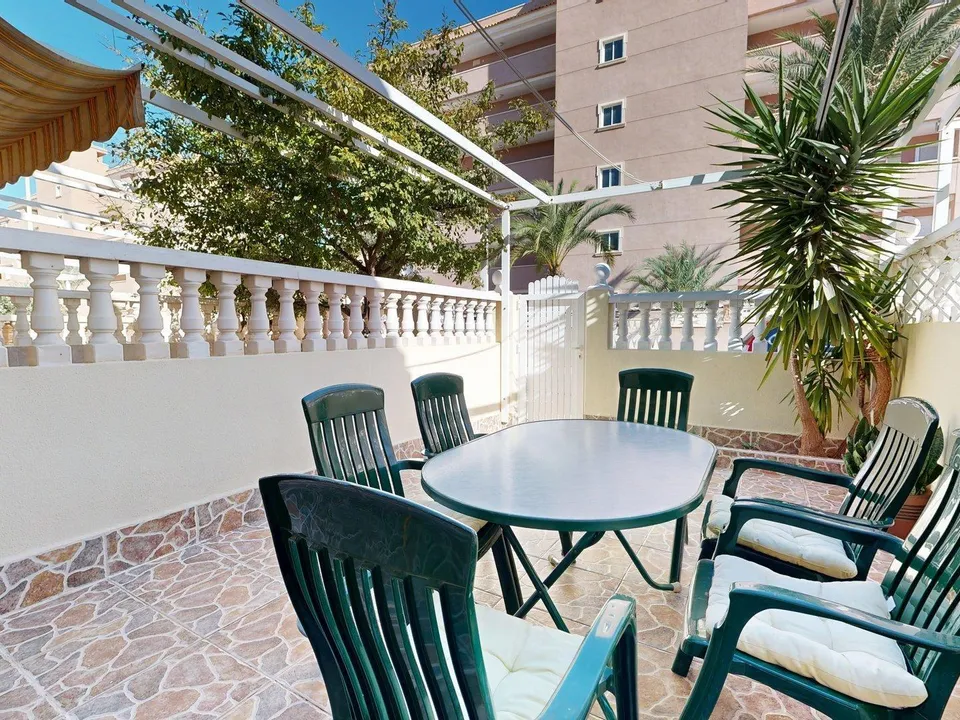 Bungalow i Los Arenales Del Sol, Alicante - foto 1