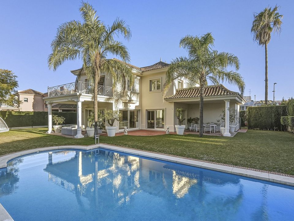 Villa i Guadalmina, Malaga - foto 1