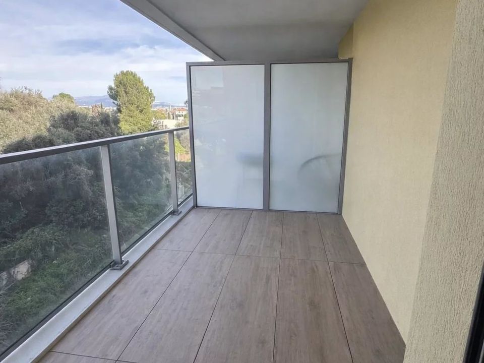 Lejlighed i Saint-Laurent-du-Var, Alpes-Maritimes - foto 5