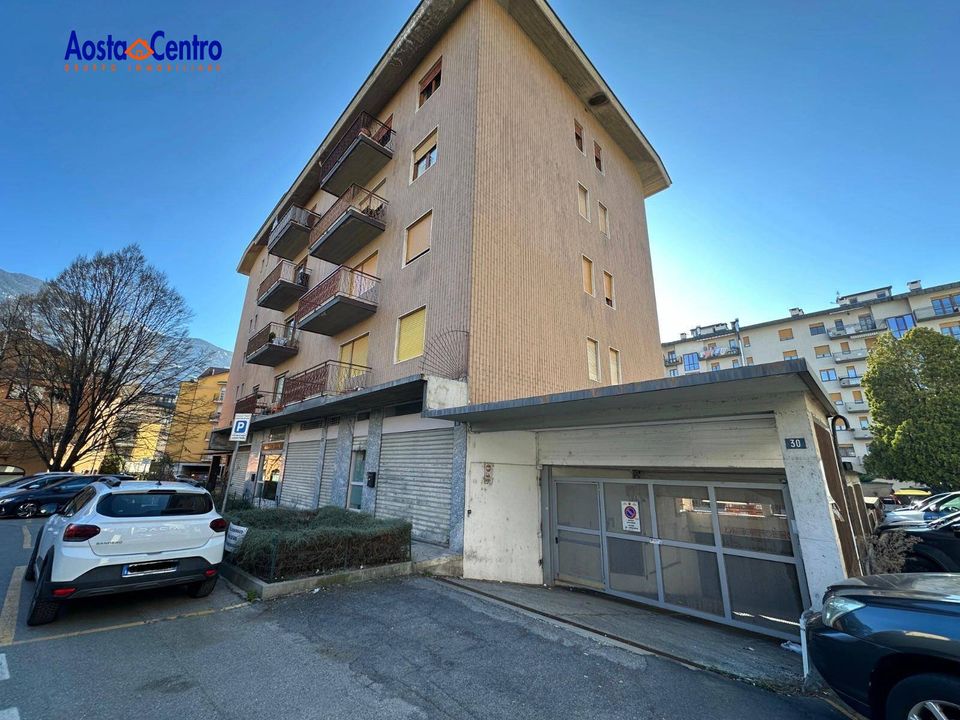 Parkeringsplads i Aosta, Aosta Valley - foto 1