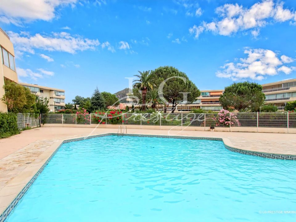 Lejlighed i Mandelieu-la-Napoule, Alpes-Maritimes - foto 2
