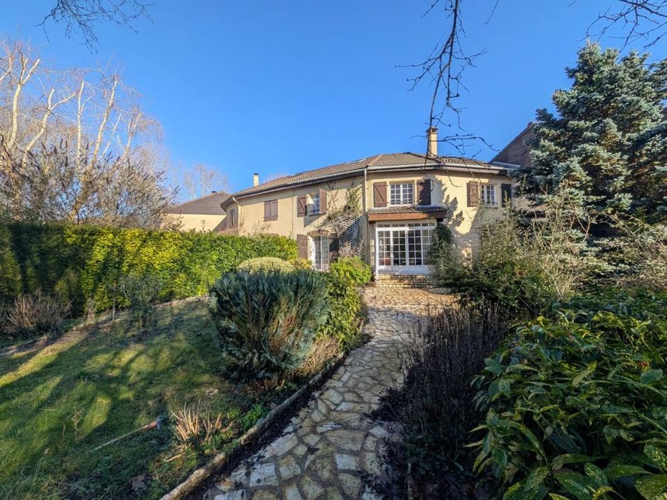 Villa i Les Clayes-Sous-Bois, Yvelines - foto 1