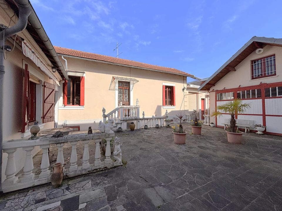 Villa i Tarbes, Hautes-Pyrenees - foto 1
