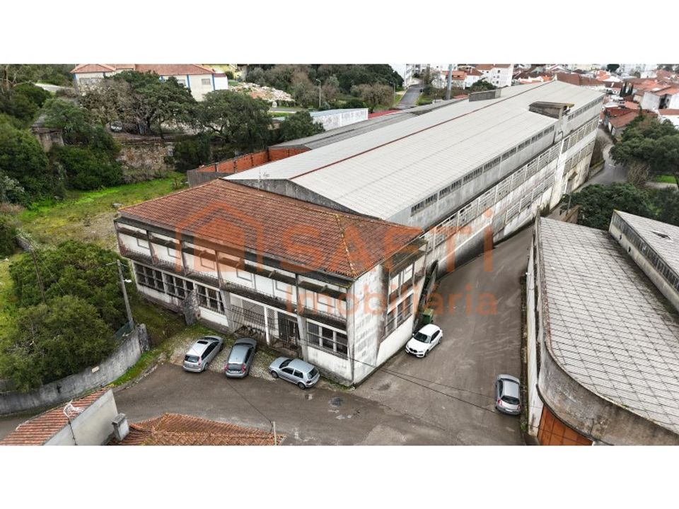 Erhvervsejendom i Mira de Aire, Leiria - foto 1