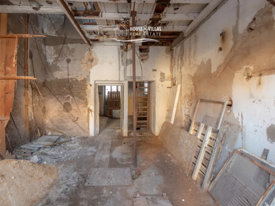 L'establiment comercial a Avola, Siracusa - foto 1