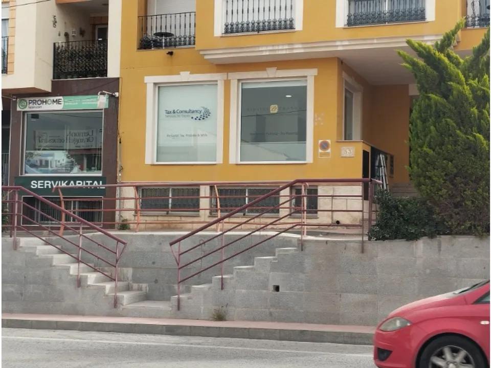 Commercial property in Benijofar, Alicante - photo 1