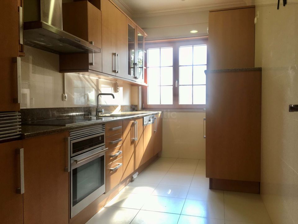 Apartment in Carcavelos, Lisbon - photo 1