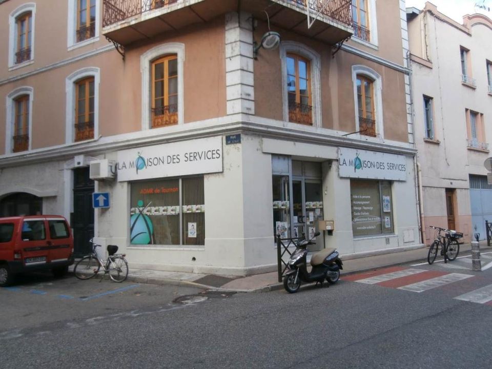 L'establiment comercial a Tournon-sur-Rhône, Ardeche - foto 3
