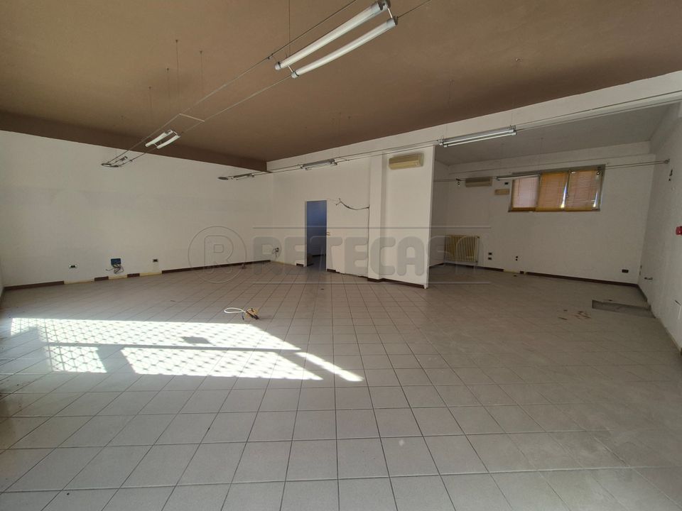 Erhvervsejendom i Spinadesco, Cremona - foto 1