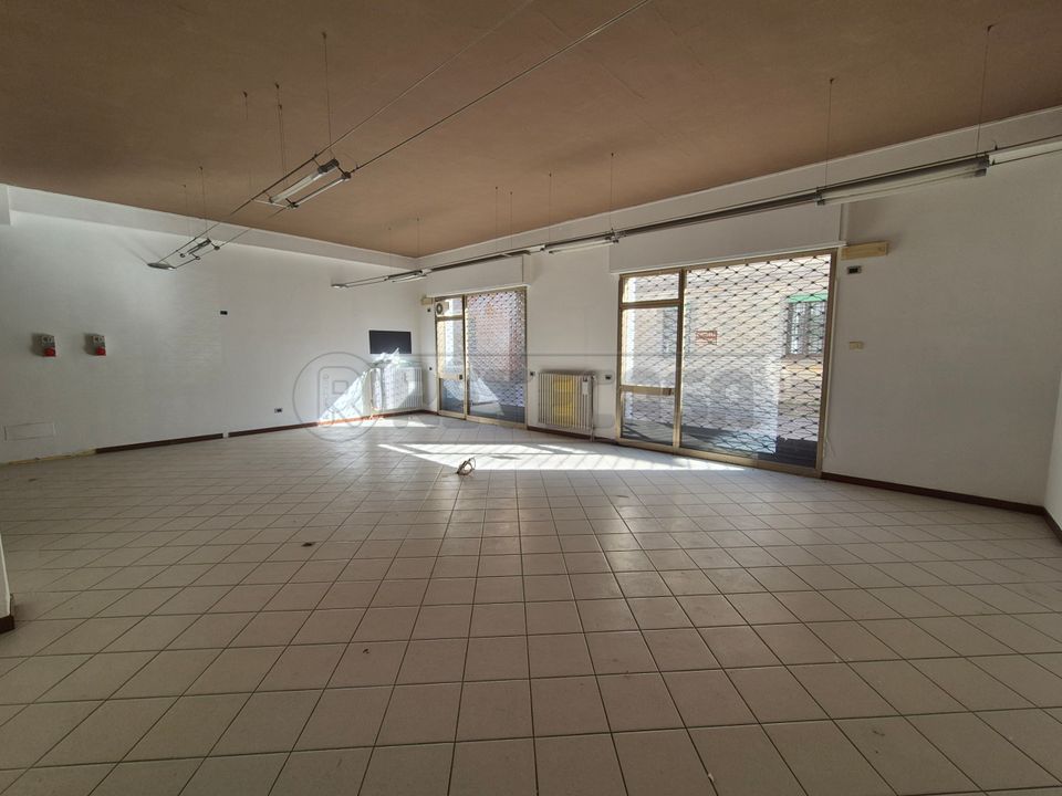 Erhvervsejendom i Spinadesco, Cremona - foto 3