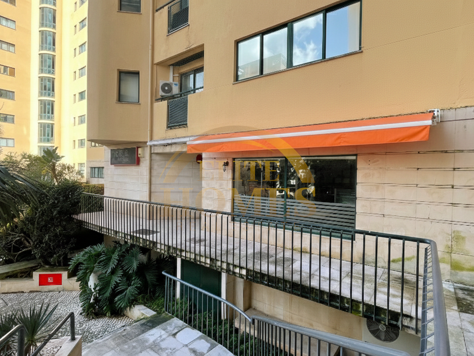 Erhvervsejendom i Alges, Lisbon - foto 2