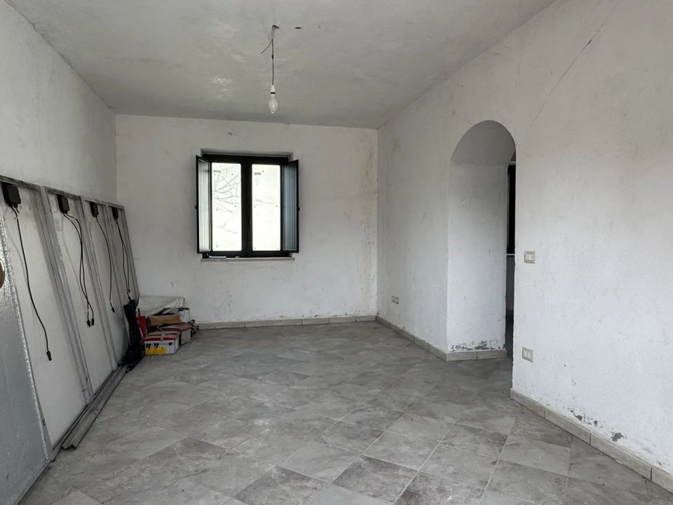 L'establiment comercial a Mangone, Cosenza - foto 5