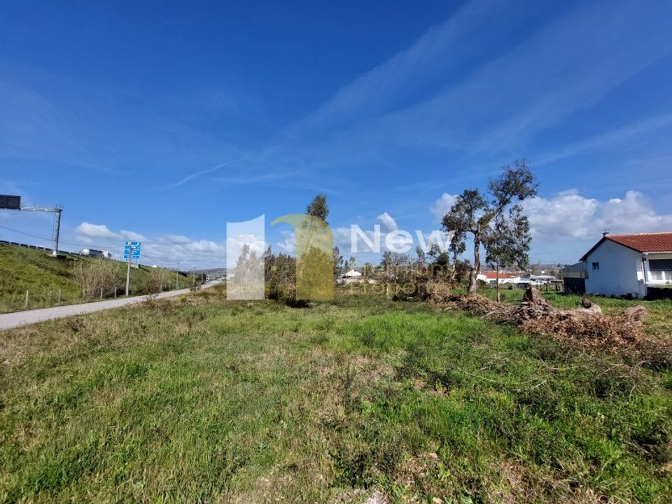Helårsgrund i Casal dos Claros, Leiria - foto 1