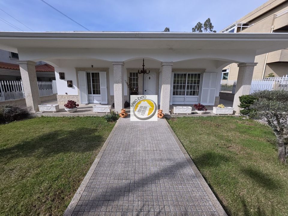 Villa i Santa Maria da Feira, Aveiro - foto 1