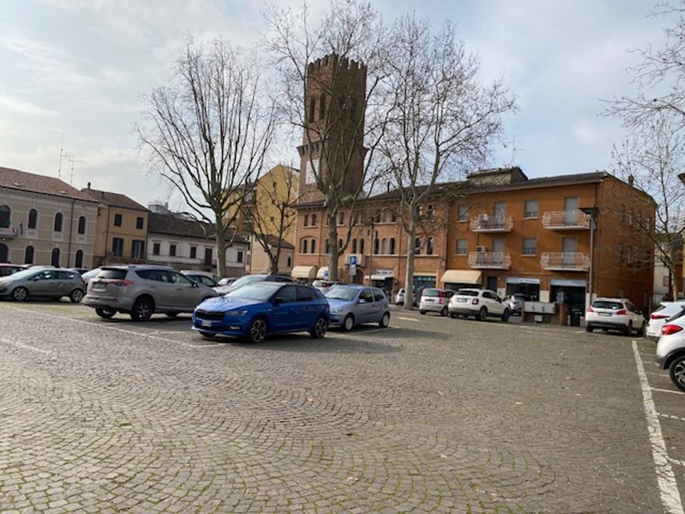 Erhvervsejendom i Suzzara, Mantua - foto 1