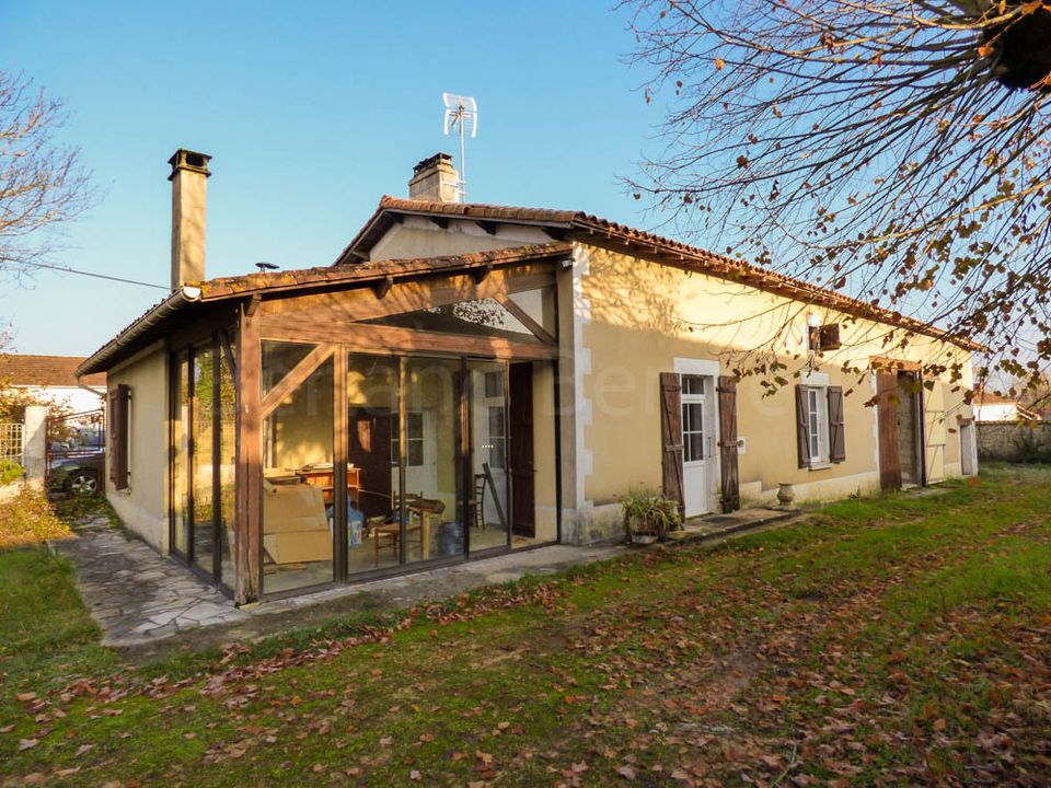 Landejendom i Chef-Boutonne, Deux-Sevres - foto 1