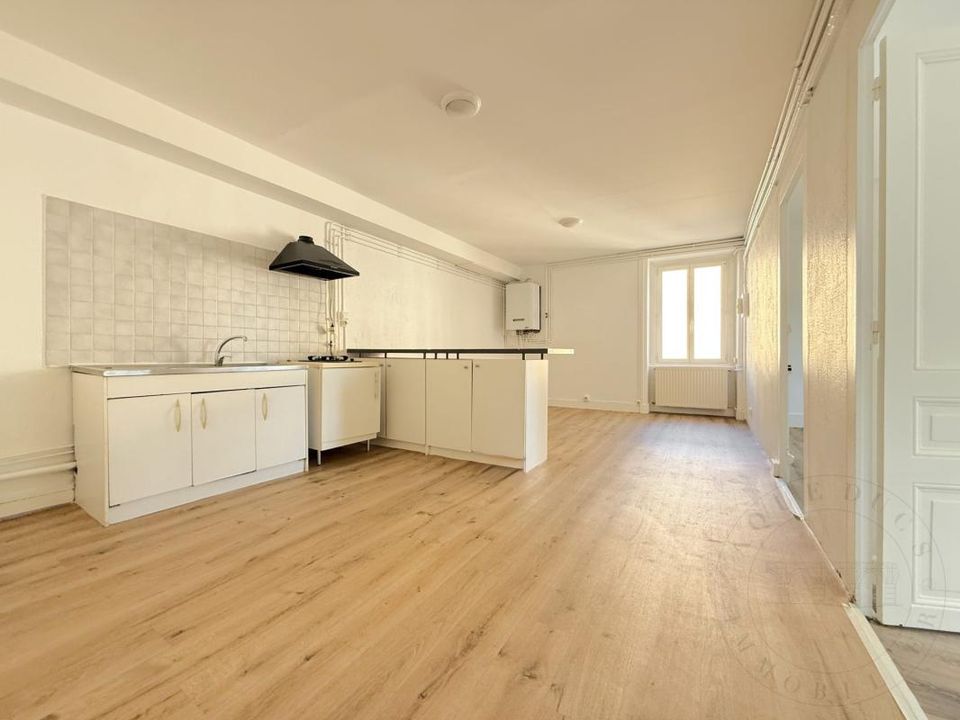 Lejlighed i Communay, Rhone - foto 1