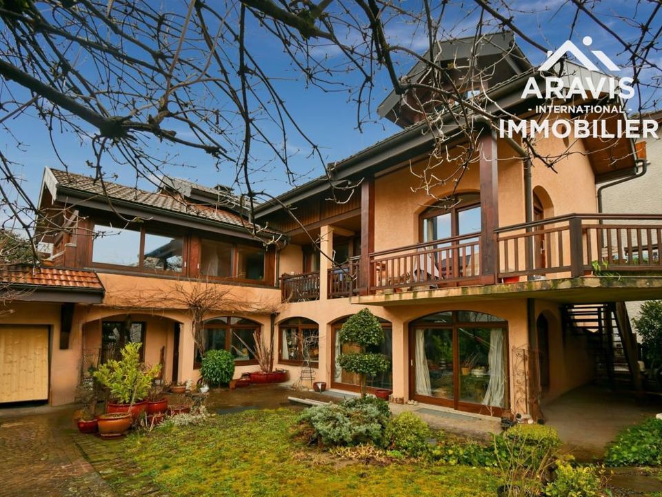 Villa in Annecy, Haute-Savoie - foto 1