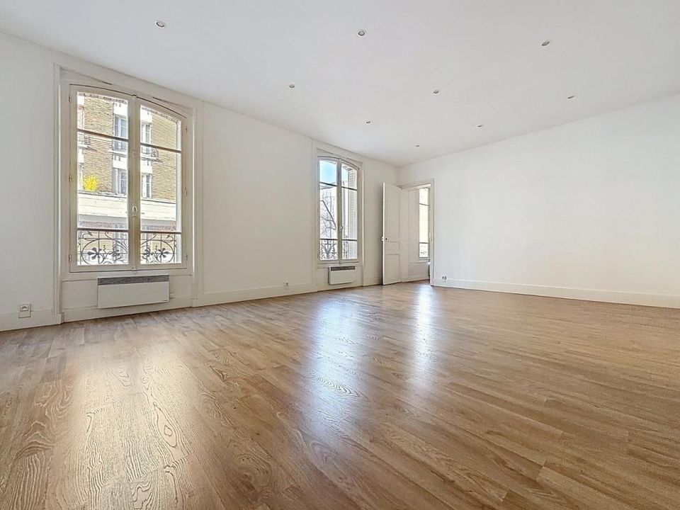 Erhvervsejendom i Asnières-sur-Seine, Hauts-de-Seine - foto 4