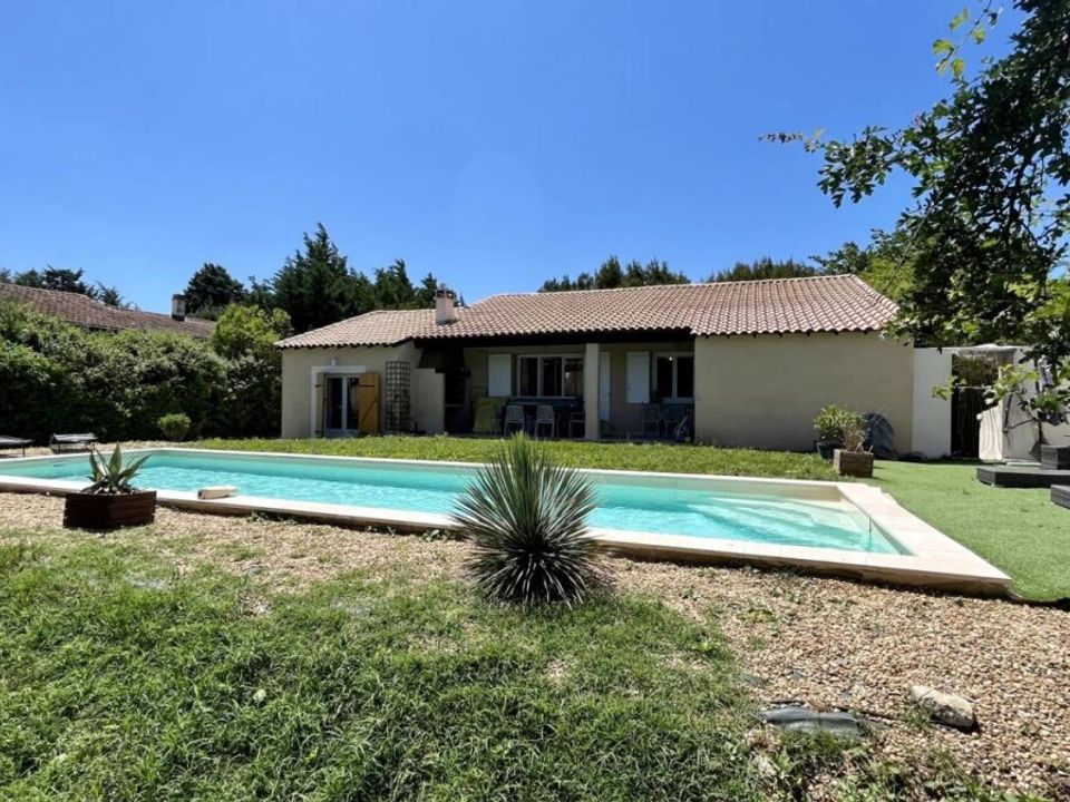 Villa in Le Thor, Vaucluse - photo 1