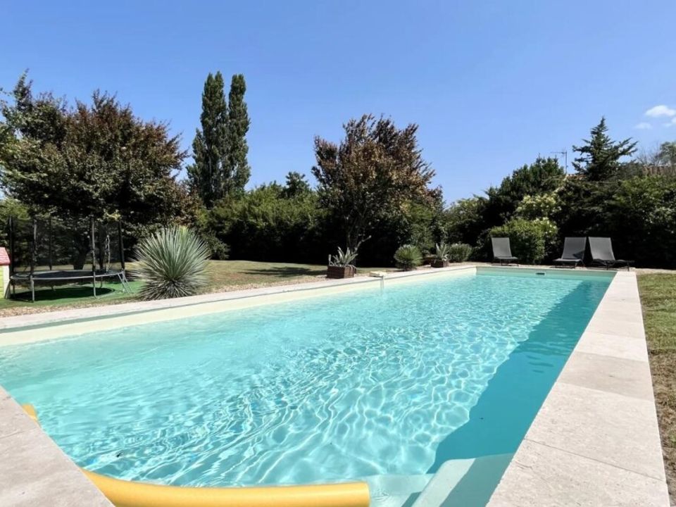 Villa in Le Thor, Vaucluse - photo 2